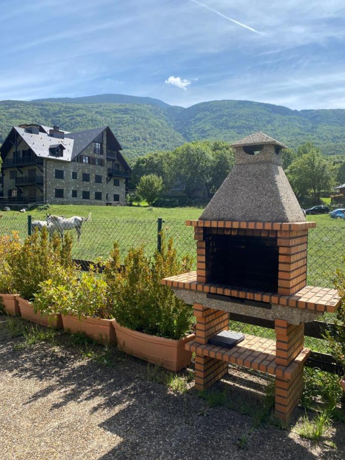 شقة Check-In Casas Cumbre De Benasque إريسته المظهر الخارجي الصورة