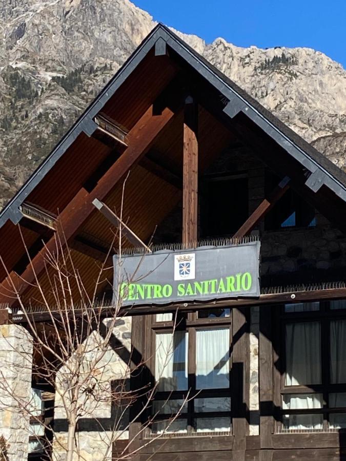 شقة Check-In Casas Cumbre De Benasque إريسته المظهر الخارجي الصورة