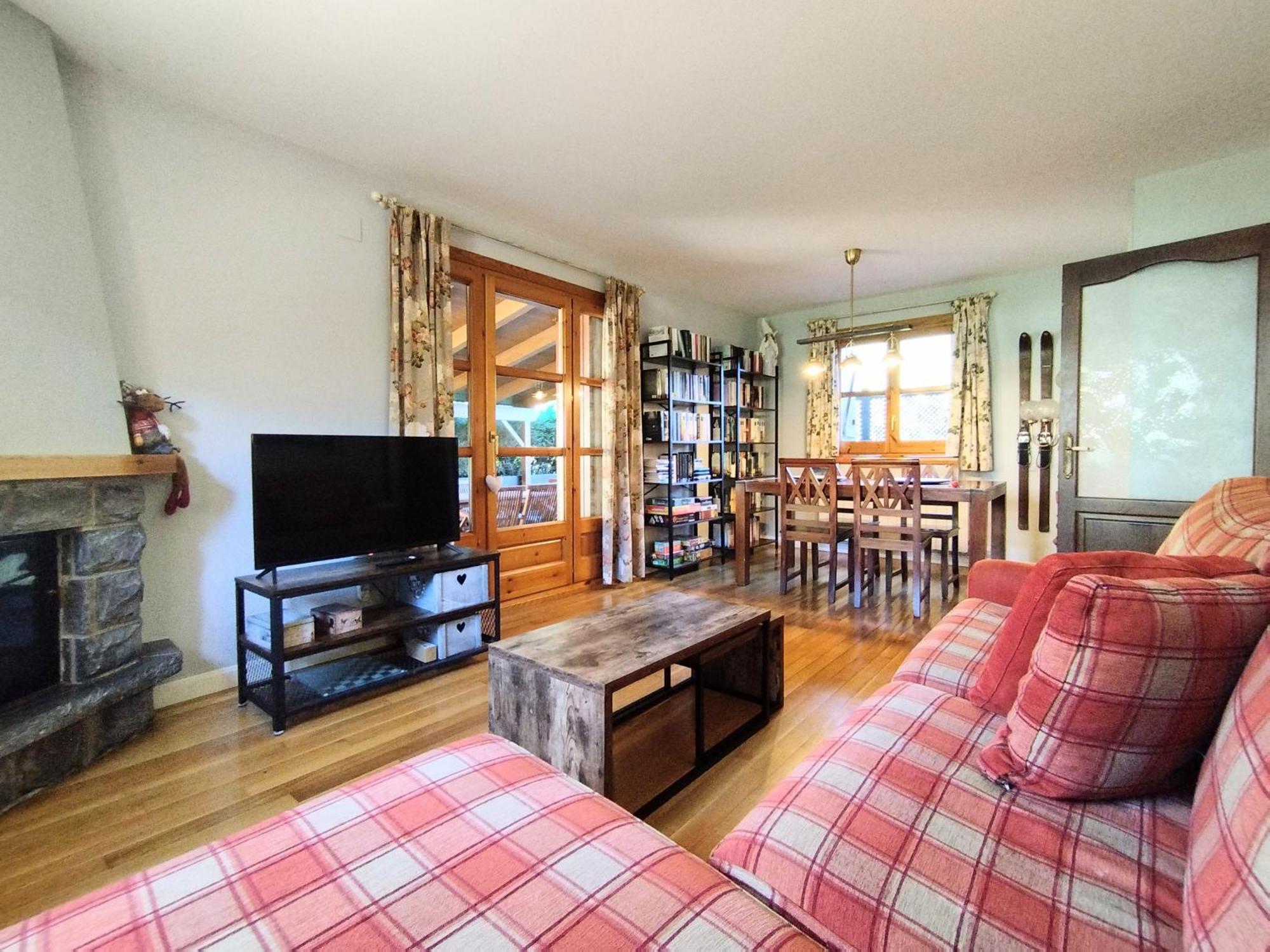 شقة Check-In Casas Cumbre De Benasque إريسته المظهر الخارجي الصورة